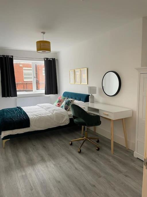 Stunning And Spacious 2Bed Flat In Central Woking Exterior foto