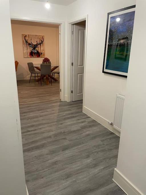 Stunning And Spacious 2Bed Flat In Central Woking Exterior foto